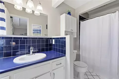 Bath - 573 E 126th Ter, Olathe, KS 66061 photo 1 of 3