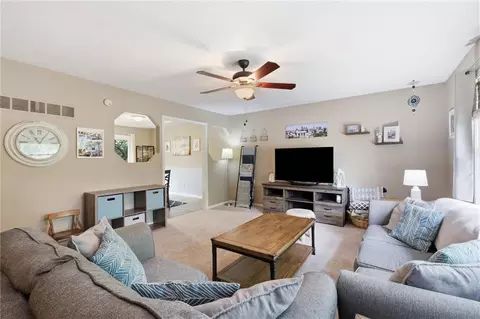Living - 573 E 126th Ter, Olathe, KS 66061 photo 2 of 8
