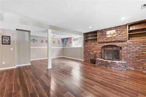 Living - 573 E 126th Ter, Olathe, KS 66061 photo 6 of 8