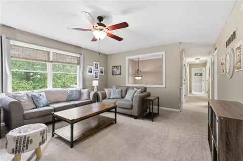 Entry Way - 573 E 126th Ter, Olathe, KS 66061 photo 1 of 2