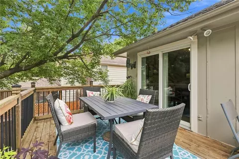Exterior - 573 E 126th Ter, Olathe, KS 66061 photo 5 of 11