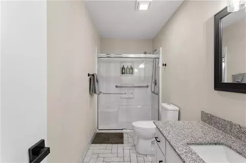 Bath - 1601 Elm St, Eudora, KS 66025 photo 4 of 5