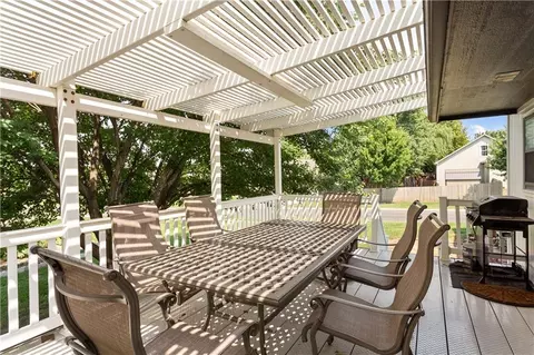 Exterior - 1601 Elm St, Eudora, KS 66025 photo 5 of 7