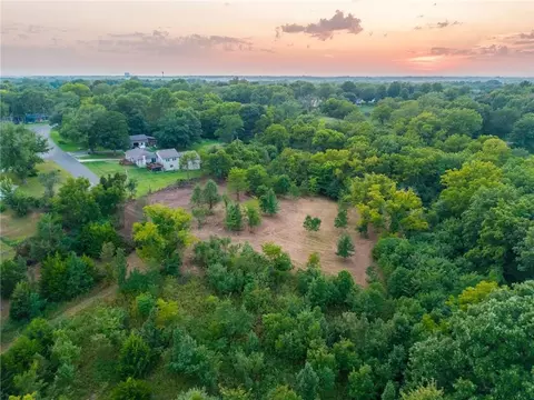 NW Sage Avenue, Parkville, MO 64152