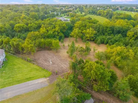 NW Sage Avenue, Parkville, MO 64152
