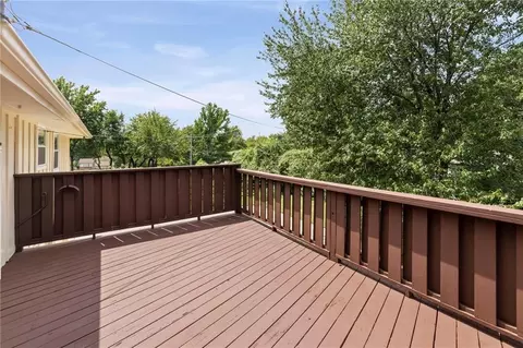Exterior - 3408 S Phelps Rd, Independence, MO 64055 photo 6 of 10