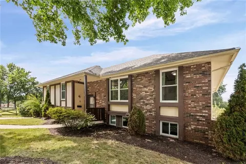 Exterior - 3408 S Phelps Rd, Independence, MO 64055 photo 2 of 10