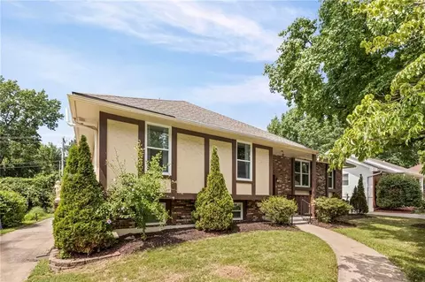 Exterior - 3408 S Phelps Rd, Independence, MO 64055 photo 3 of 10