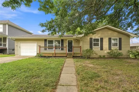 505 S Olive St, Louisburg, KS 66053