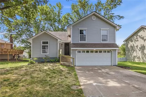 1103 SE 5th Ter, Lees Summit, MO 64063