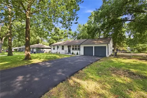 4514 E 113th St, Kansas City, MO 64137