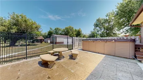Exterior - 109 E Hardin Pl, Nevada, MO 64772 photo 8 of 10