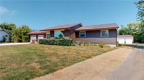 Exterior - 109 E Hardin Pl, Nevada, MO 64772 photo 2 of 10