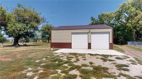 Other - 109 E Hardin Pl, Nevada, MO 64772 photo 2 of 12