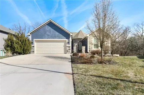4925 Tallgrass St, Leavenworth, KS 66048