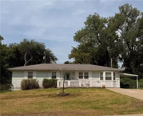 212 N 81st Ter, Kansas City, KS 66112