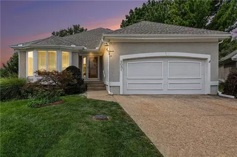 5031 W 120th Pl, Overland Park, KS 66209