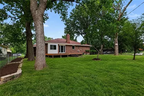 Exterior - 821 NE Cedar St, Lees Summit, MO 64086 photo 5 of 5