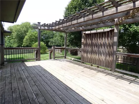 Exterior - 1716 Black Bear Ct, Raymore, MO 64083 photo 5 of 10