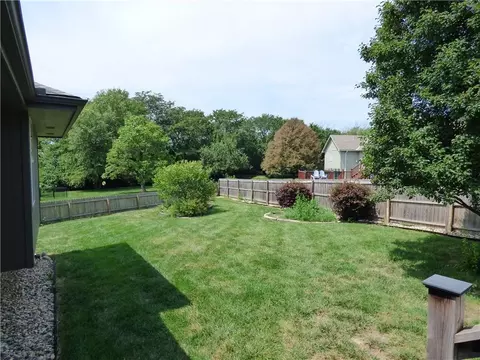 Exterior - 1716 Black Bear Ct, Raymore, MO 64083 photo 6 of 10
