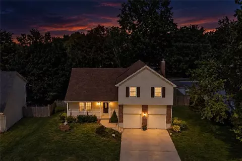 16218 W 143rd Ter, Olathe, KS 66062