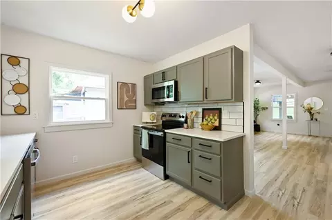 Kitchen - 402 E Fair St, Independence, MO 64055 photo 3 of 4