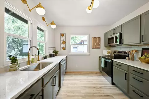 Kitchen - 402 E Fair St, Independence, MO 64055 photo 1 of 4