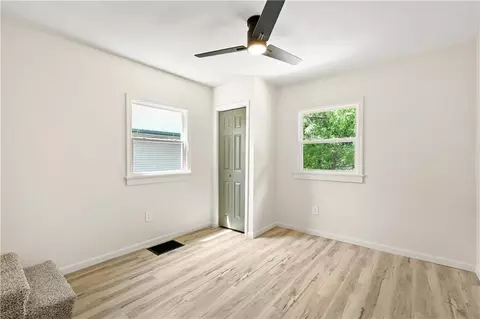 Bedroom - 402 E Fair St, Independence, MO 64055 photo 5 of 8