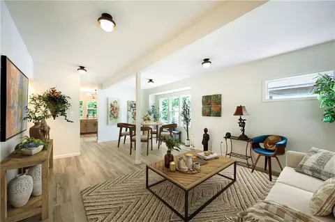 Living - 402 E Fair St, Independence, MO 64055 photo 1 of 1