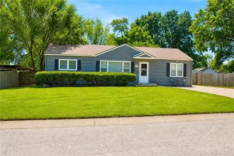 8205 E 86th Ter, Raytown, MO 64138