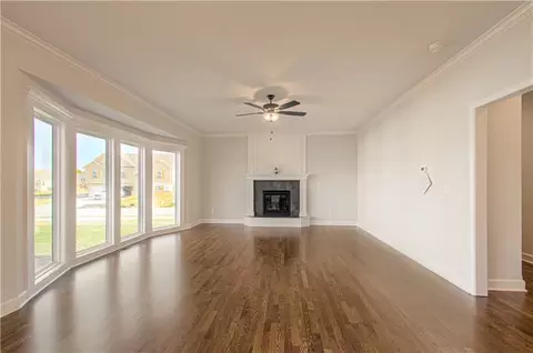 Living - 1003 Poplar Ln, Liberty, MO 64068 photo 6 of 6