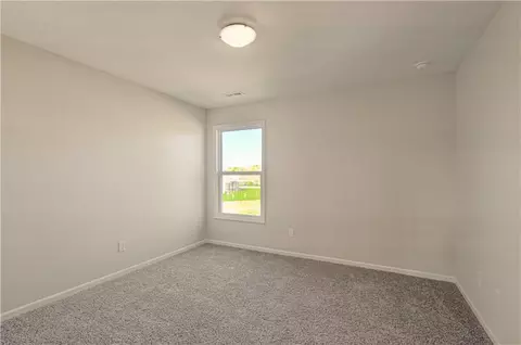 Bedroom - 1003 Poplar Ln, Liberty, MO 64068 photo 6 of 9