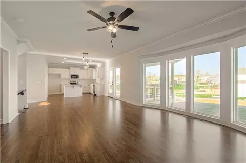 Living - 1003 Poplar Ln, Liberty, MO 64068 photo 3 of 6