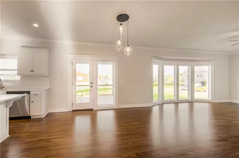 Living - 1003 Poplar Ln, Liberty, MO 64068 photo 5 of 6