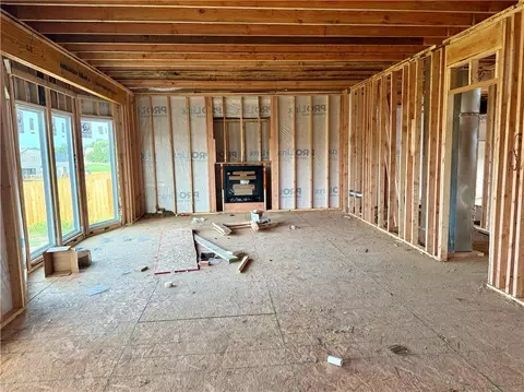Living - 1003 Poplar Ln, Liberty, MO 64068 photo 1 of 6