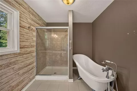 Bath - 22962 Highway Tt Hwy, Versailles, MO 65084 photo 3 of 5