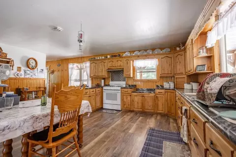 Kitchen - 521 NW 30th Ln, Lamar, MO 64759 photo 2 of 3