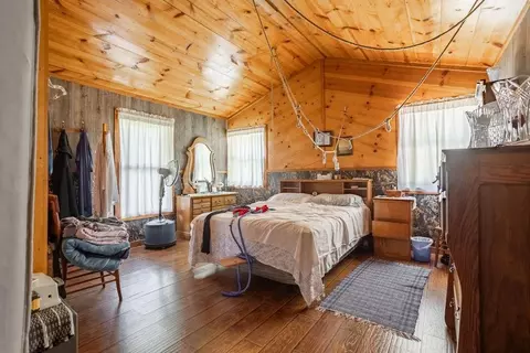 Bedroom - 521 NW 30th Ln, Lamar, MO 64759 photo 1 of 7