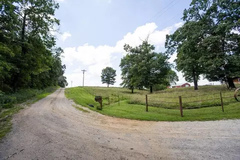 Exterior - 521 NW 30th Ln, Lamar, MO 64759 photo 8 of 15