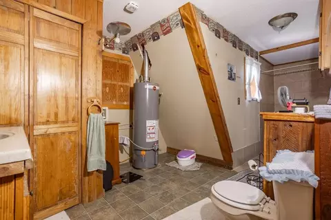 Bath - 521 NW 30th Ln, Lamar, MO 64759 photo 2 of 3