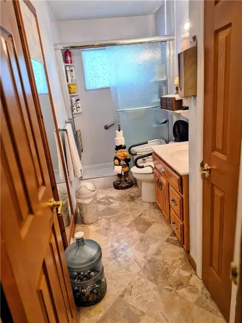 Bath - 1210 Ranson Pl, Independence, MO 64057 photo 1 of 2
