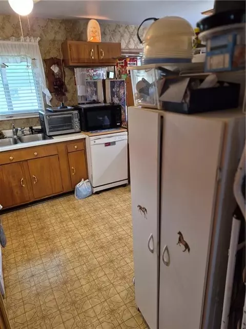 Kitchen - 1210 Ranson Pl, Independence, MO 64057 photo 1 of 3