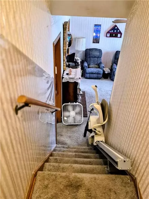 Entry Way - 1210 Ranson Pl, Independence, MO 64057 photo 3 of 3