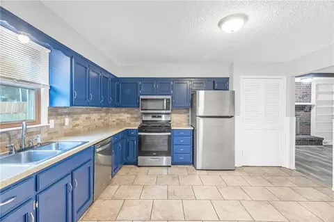 Kitchen - 18903 E 19th Ter, Independence, MO 64058 photo 1 of 2