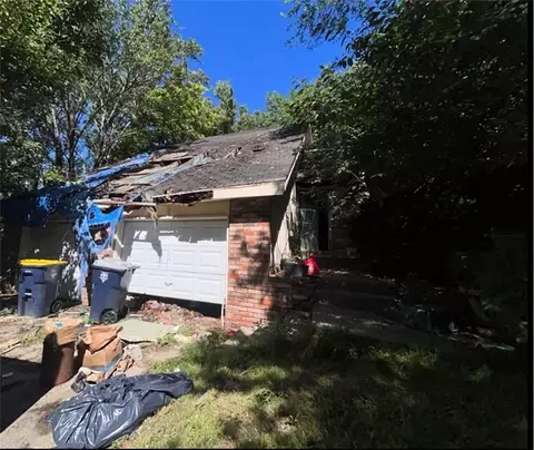 8108 N Stoddard Cir, Kansas City, MO 64152