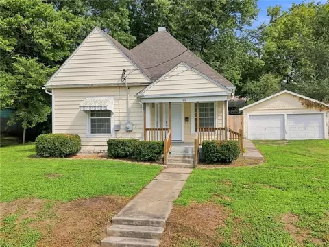 106 Grandview St, Richmond, MO 64085