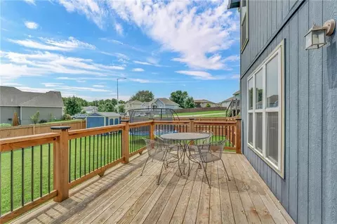 Exterior - 16631 Ruby Ct, Basehor, KS 66007 photo 5 of 13