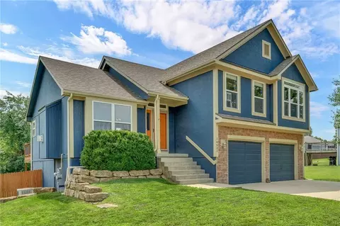 Exterior - 16631 Ruby Ct, Basehor, KS 66007 photo 2 of 13