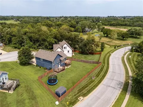 View/Area - 16631 Ruby Ct, Basehor, KS 66007 photo 3 of 6