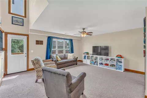Living - 16631 Ruby Ct, Basehor, KS 66007 photo 1 of 2